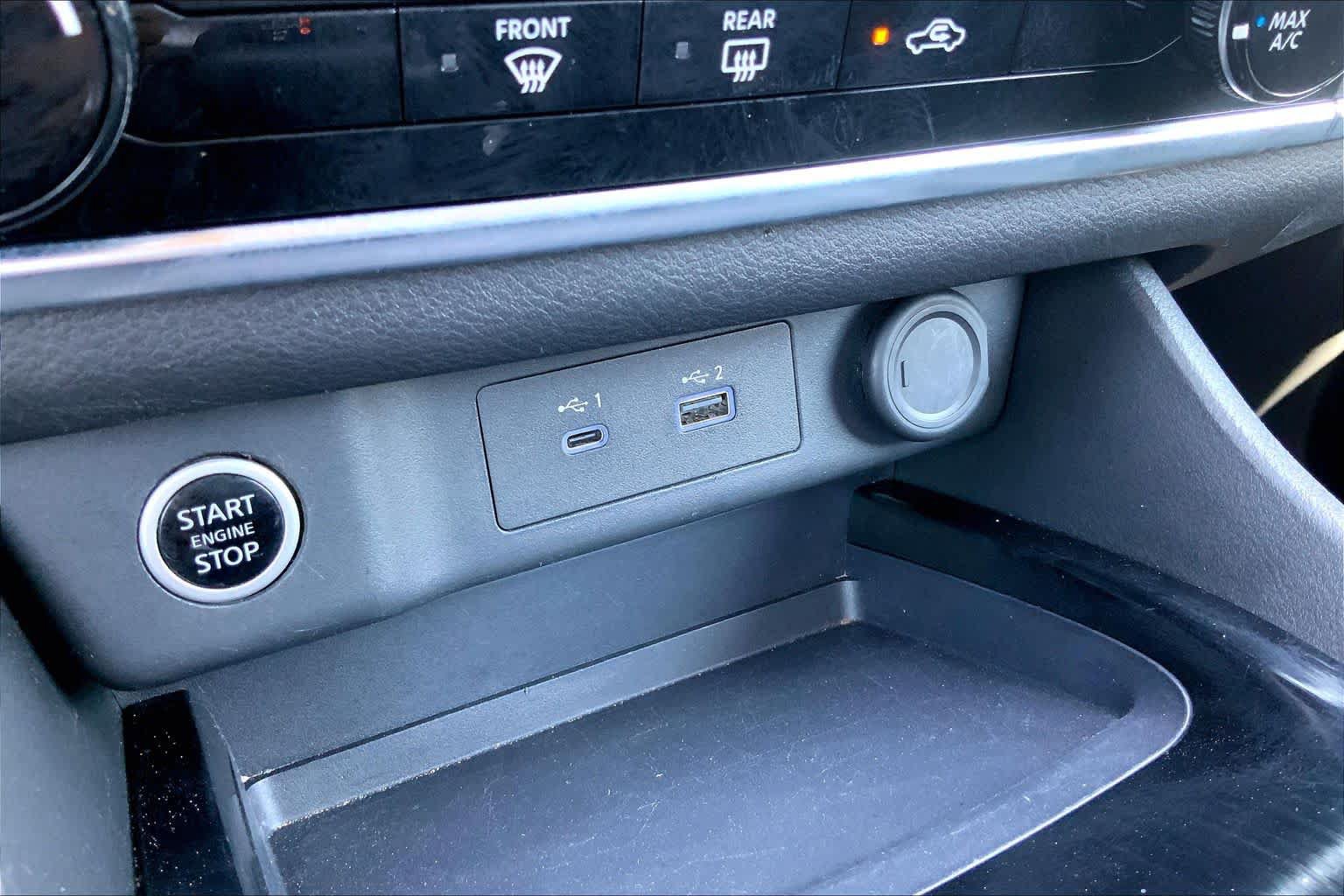 Used 2023 Nissan Rogue S AWD/4WD image 28