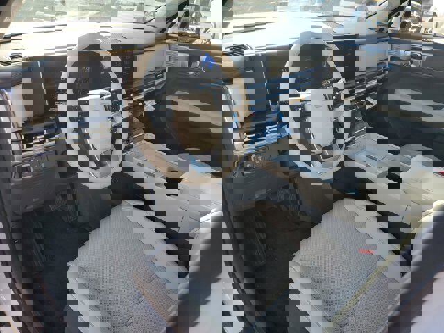 Used 2025 Hyundai Santa Fe SEL image 18