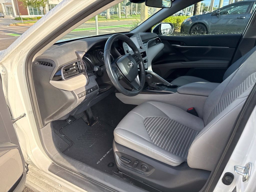 Used 2023 Toyota Camry SE FWD image 6