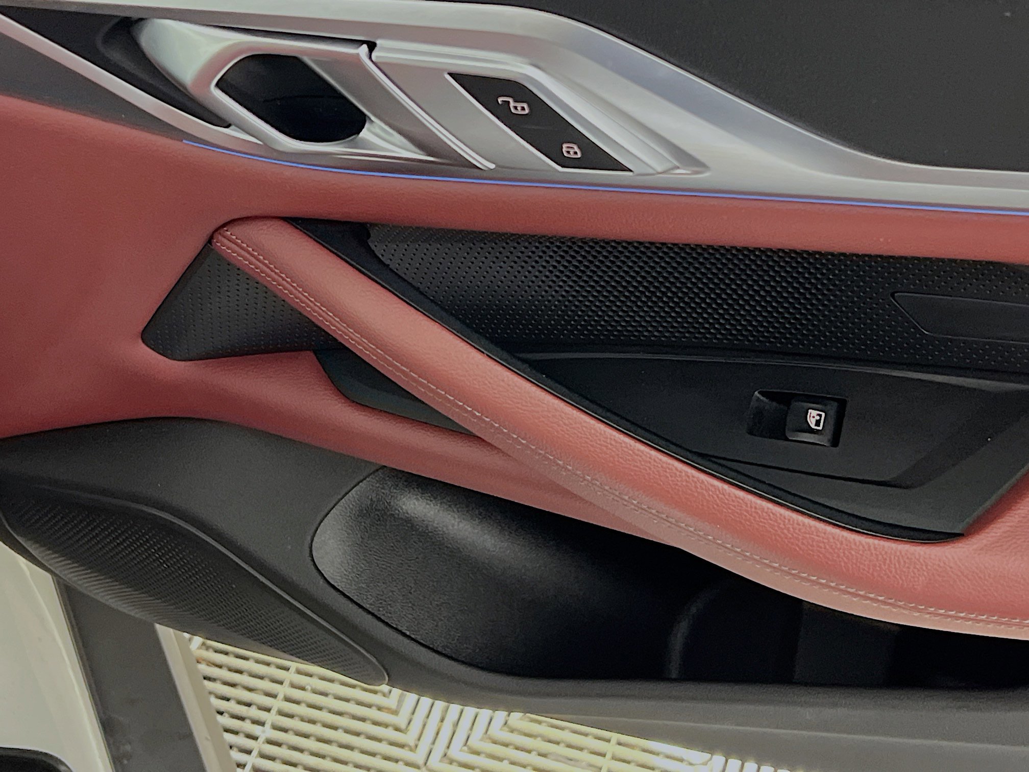 Used 2024 BMW i4 eDrive40 image 32