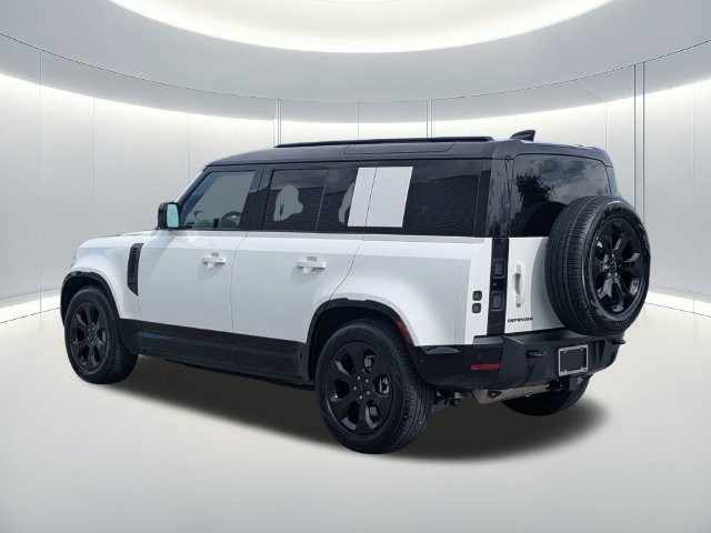 Used 2026 Land Rover Defender 110 X-Dynamic SE AWD/4WD image 4