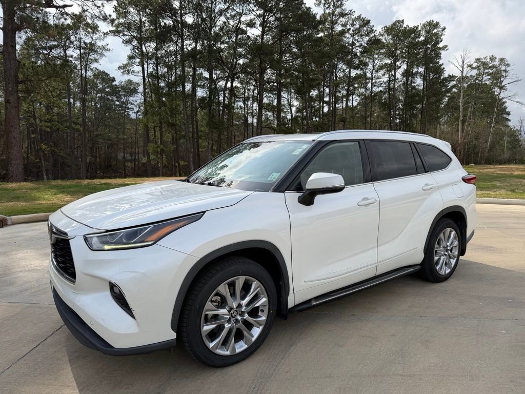 Used 2020 Toyota Highlander Limited image 1