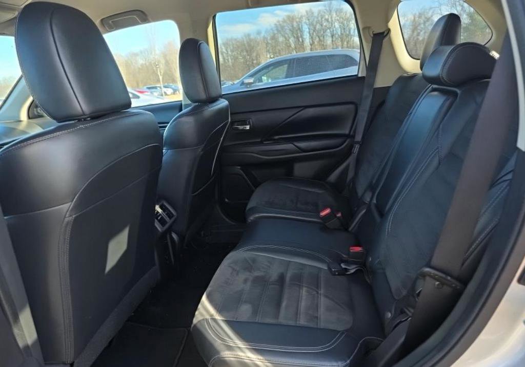 Used 2020 Mitsubishi Outlander ES image 5