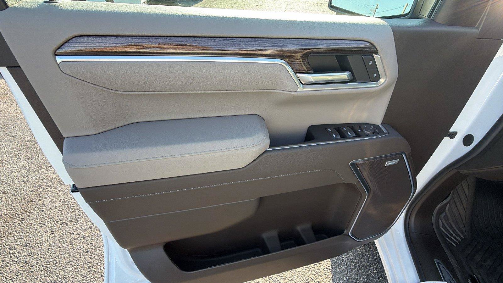 New 2026 Chevrolet Silverado 1500 RST w/ RST All Star Premium Package AWD/4WD image 11