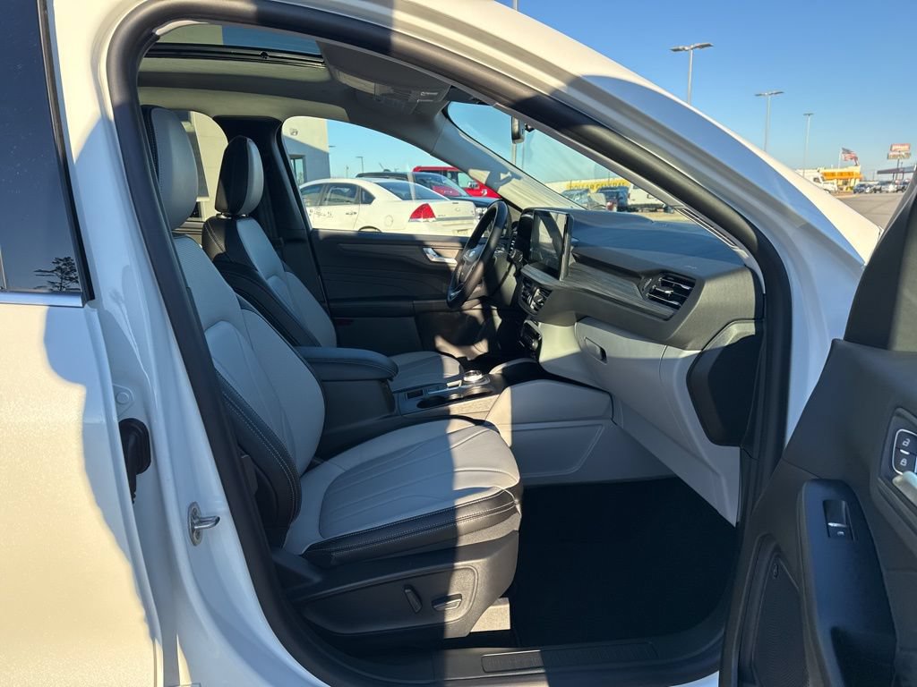 New 2025 Ford Escape SE w/ PHEV Premium Package FWD image 21
