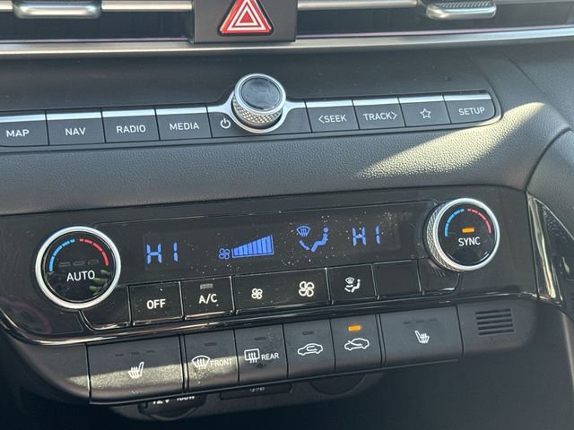 Used 2025 Hyundai Elantra SEL image 20