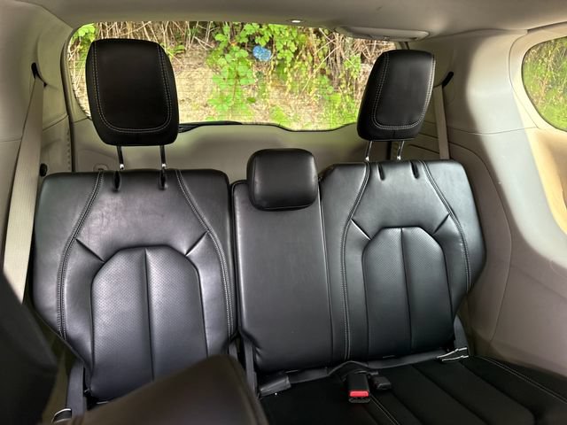 Used 2024 Chrysler Pacifica Limited FWD image 12