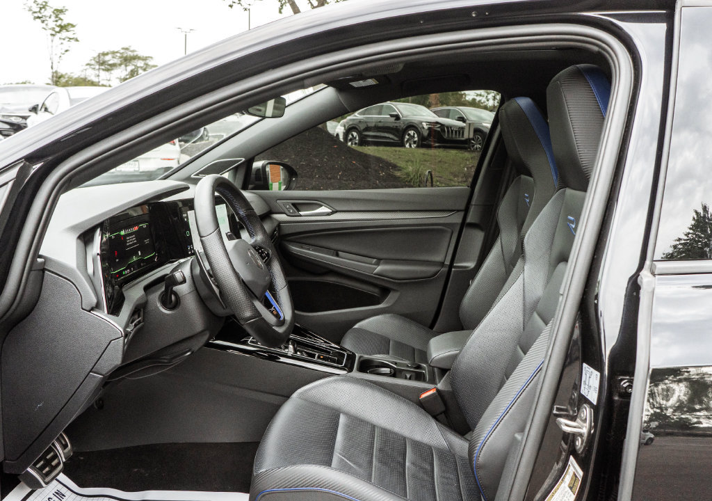 Used 2024 Volkswagen Golf R AWD/4WD image 23