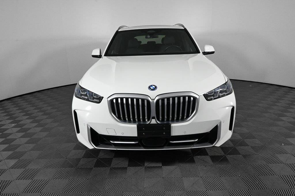 Used 2025 BMW X5 xDrive50e AWD/4WD image 34