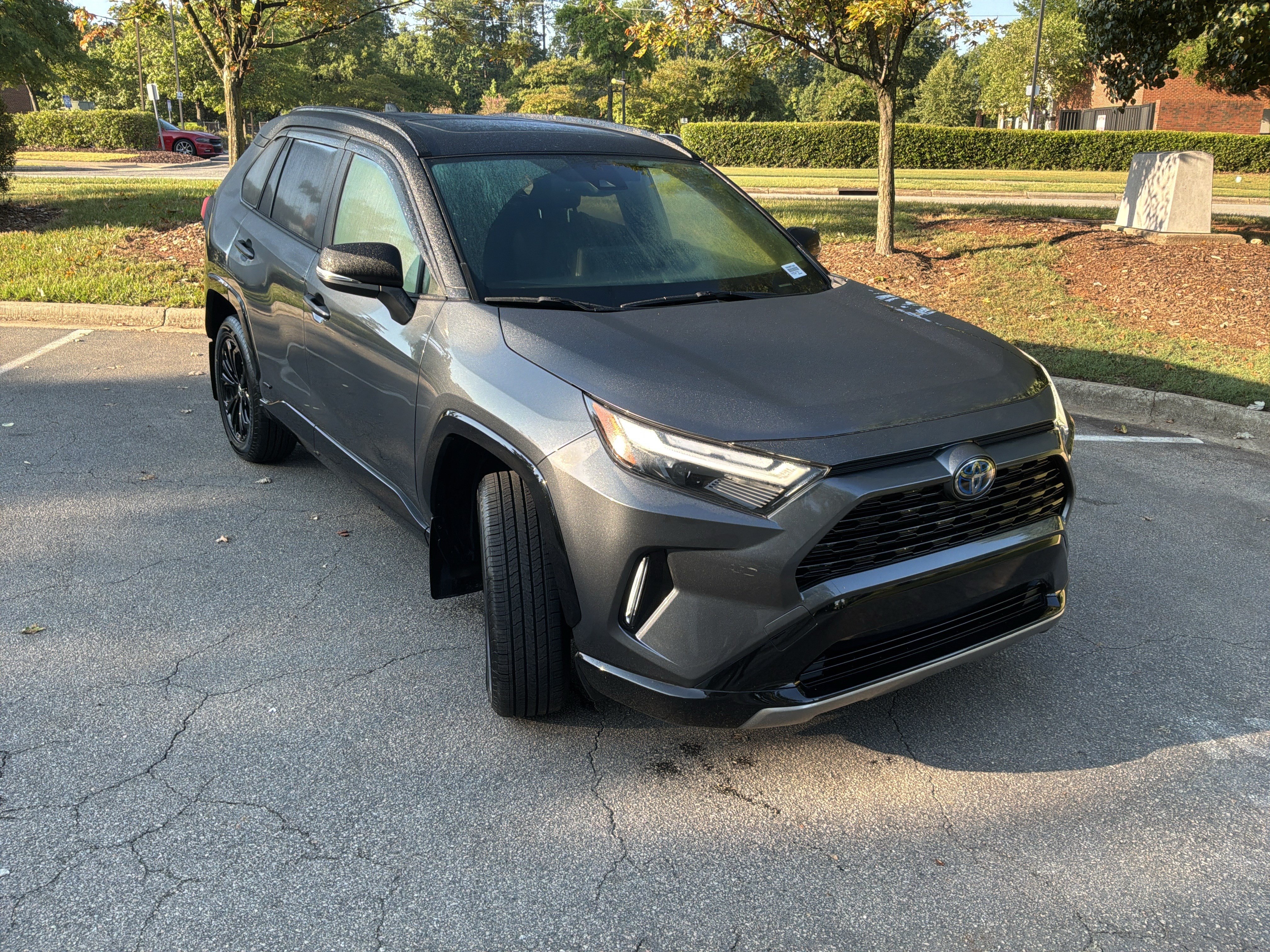 Used 2024 Toyota RAV4 XSE AWD/4WD image 2