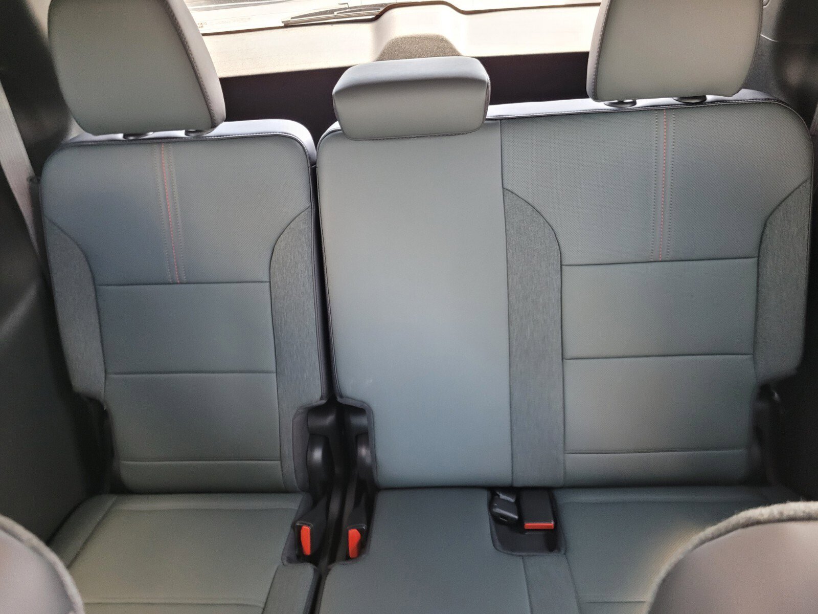 New 2026 GMC Acadia AT4 w/ Luxury Package image 5