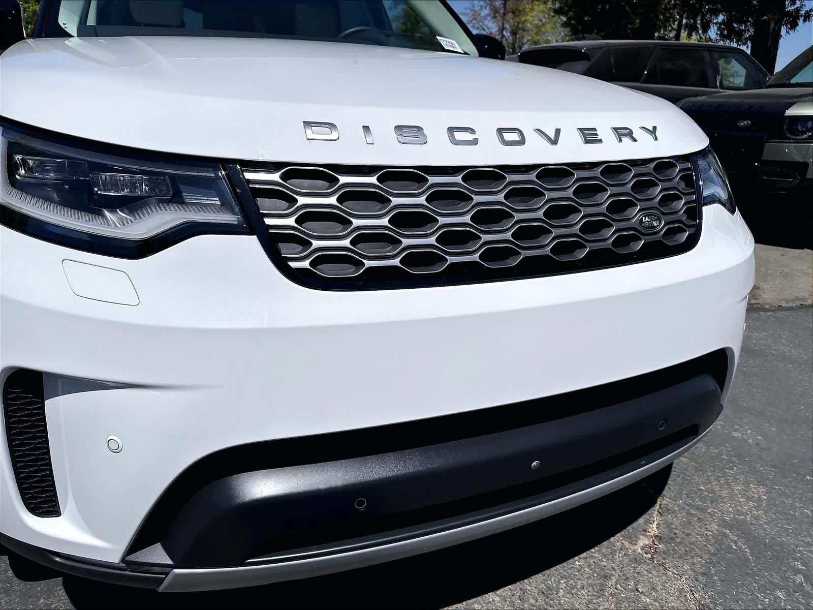 Used 2025 Land Rover Discovery S AWD/4WD image 31