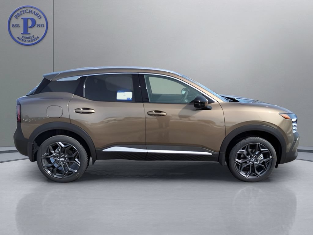 New 2026 Nissan Kicks SR w/ SR Premium Package FWD image 9
