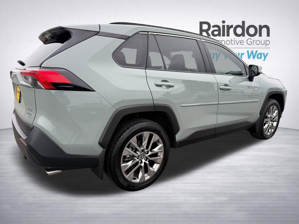 Used 2023 Toyota RAV4 XLE Premium image 9
