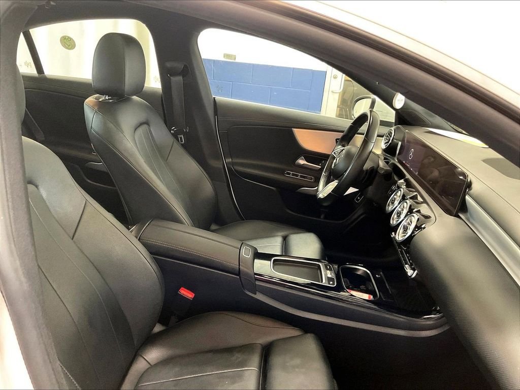 Used 2025 Mercedes-Benz CLA 250 4MATIC image 11
