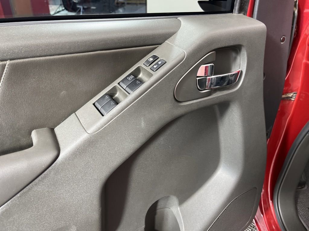 Used 2020 Nissan Frontier PRO-4X image 23