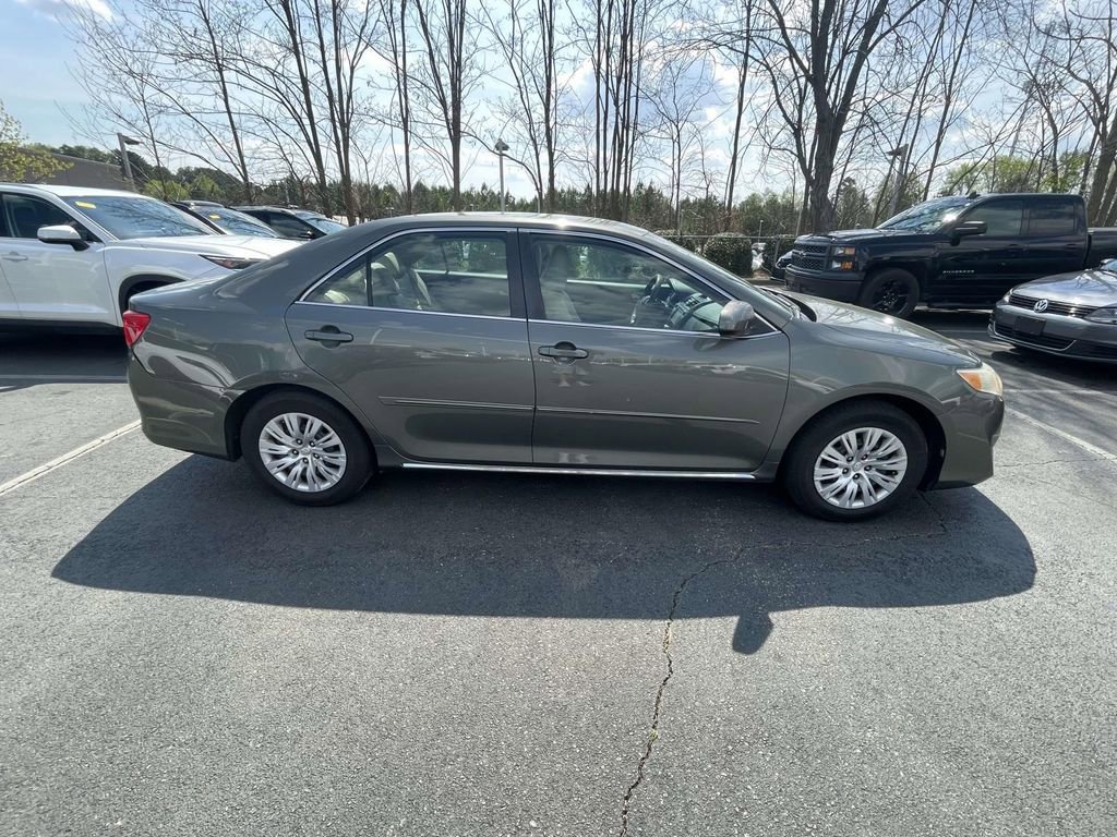 Used 2012 Toyota Camry LE image 10