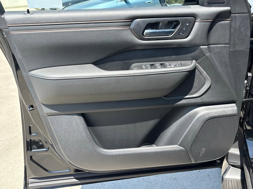 New 2025 Nissan Armada PRO-4X w/ Pro-4X Premium Package image 15