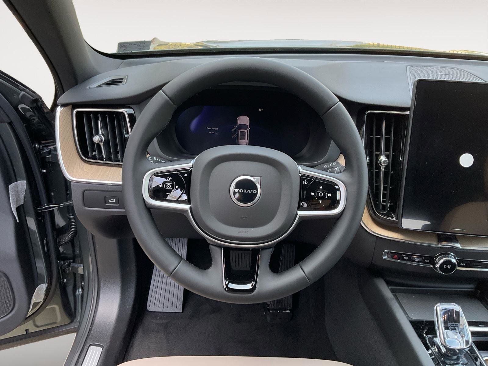 New 2026 Volvo XC60 B5 Plus w/ Climate Package AWD/4WD image 12