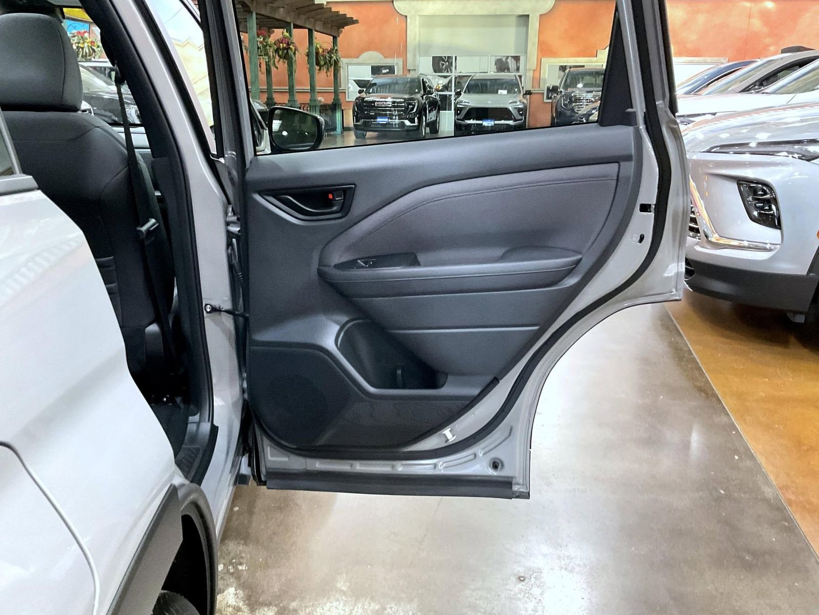 Used 2025 Subaru Forester Premium image 17