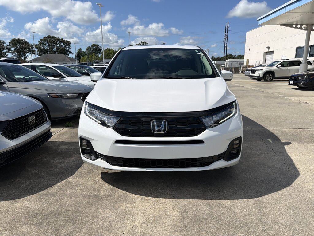 New 2027 Honda Odyssey Touring image 2