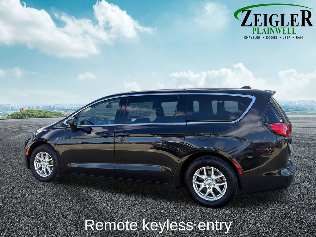 Used 2022 Chrysler Voyager LX video 3
