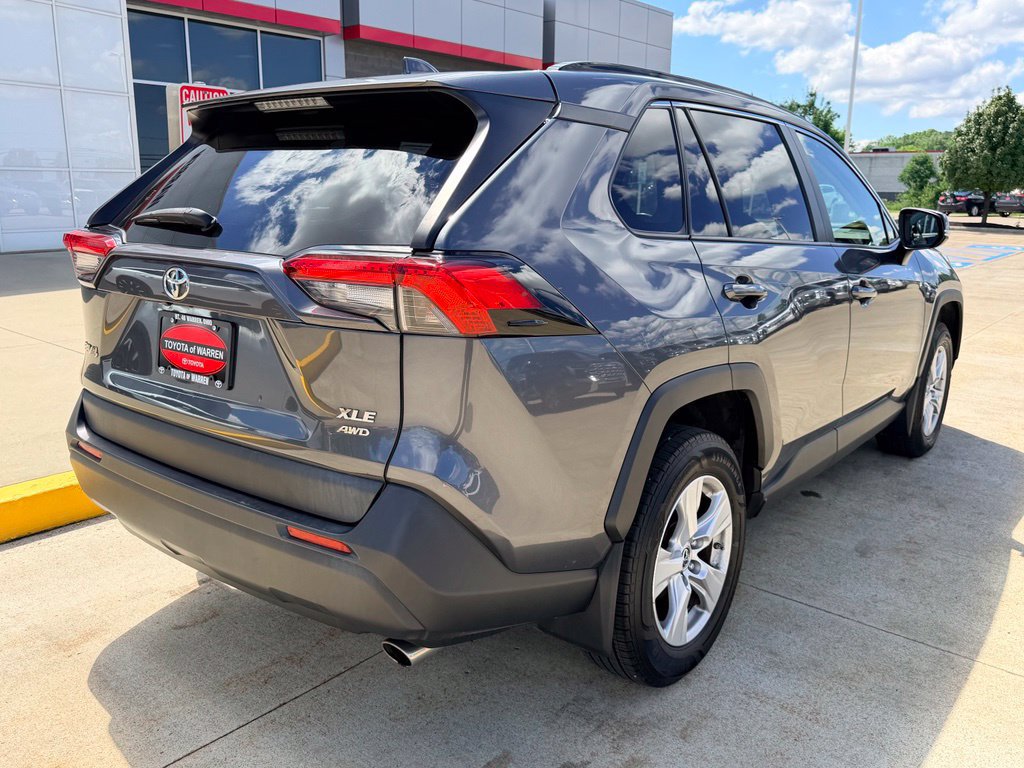 Used 2019 Toyota RAV4 XLE w/ Convenience Package AWD/4WD image 4