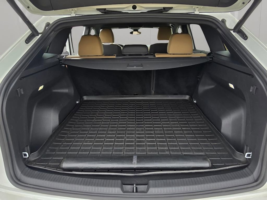 Used 2024 Volkswagen Atlas Cross Sport SE image 11