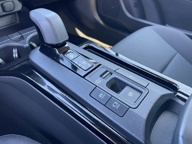 Used 2025 Toyota Prius LE FWD image 21