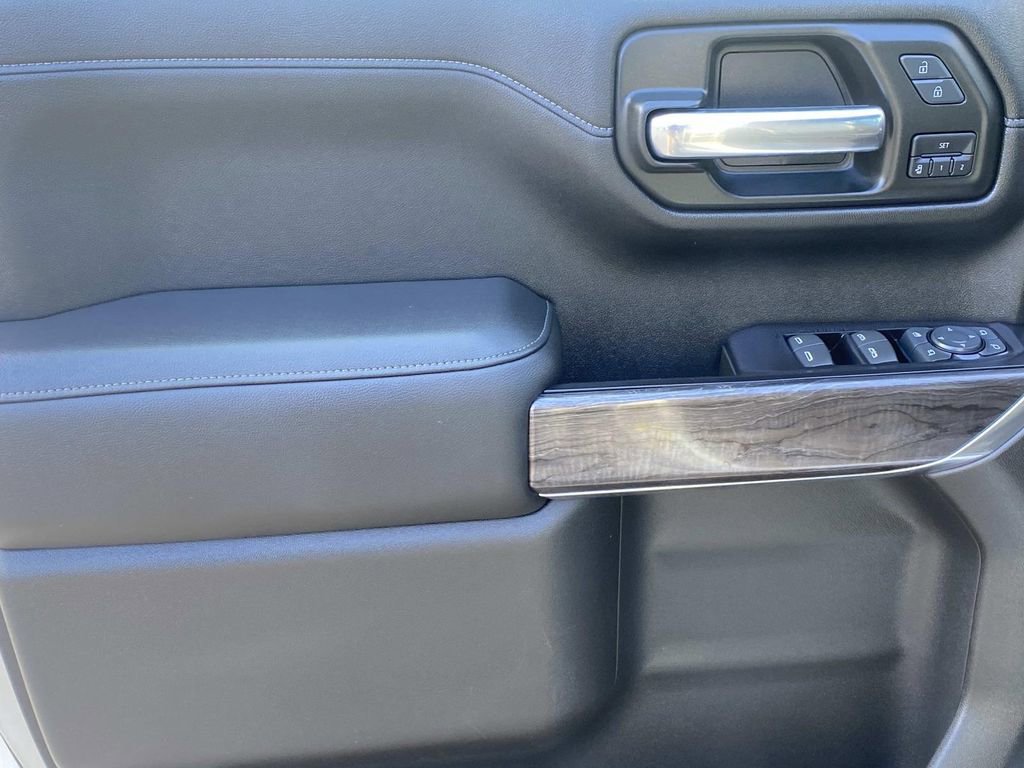 Used 2019 Chevrolet Silverado 1500 LTZ image 26