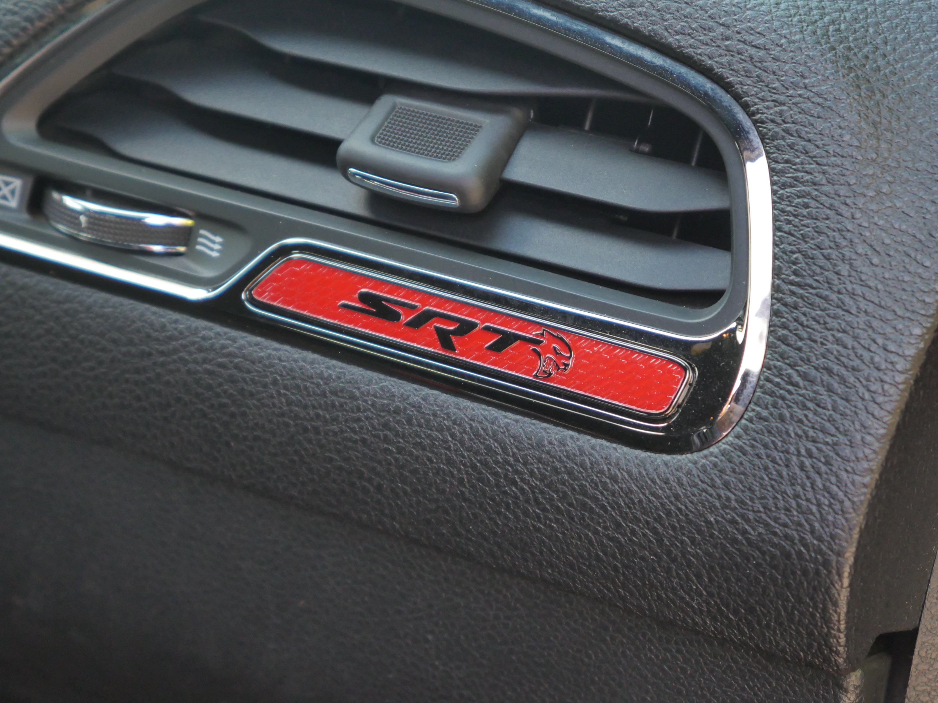 Used 2018 Dodge Challenger SRT Hellcat RWD image 25