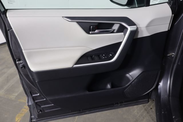Used 2019 Toyota RAV4 XLE w/ Convenience Package AWD/4WD image 19