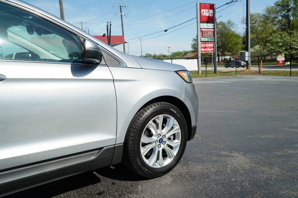 Used 2021 Ford Edge Titanium FWD image 11