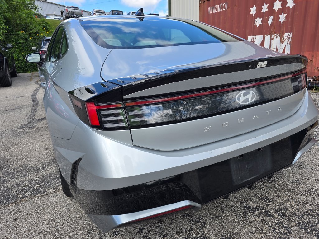 Used 2025 Hyundai Sonata SEL FWD image 4