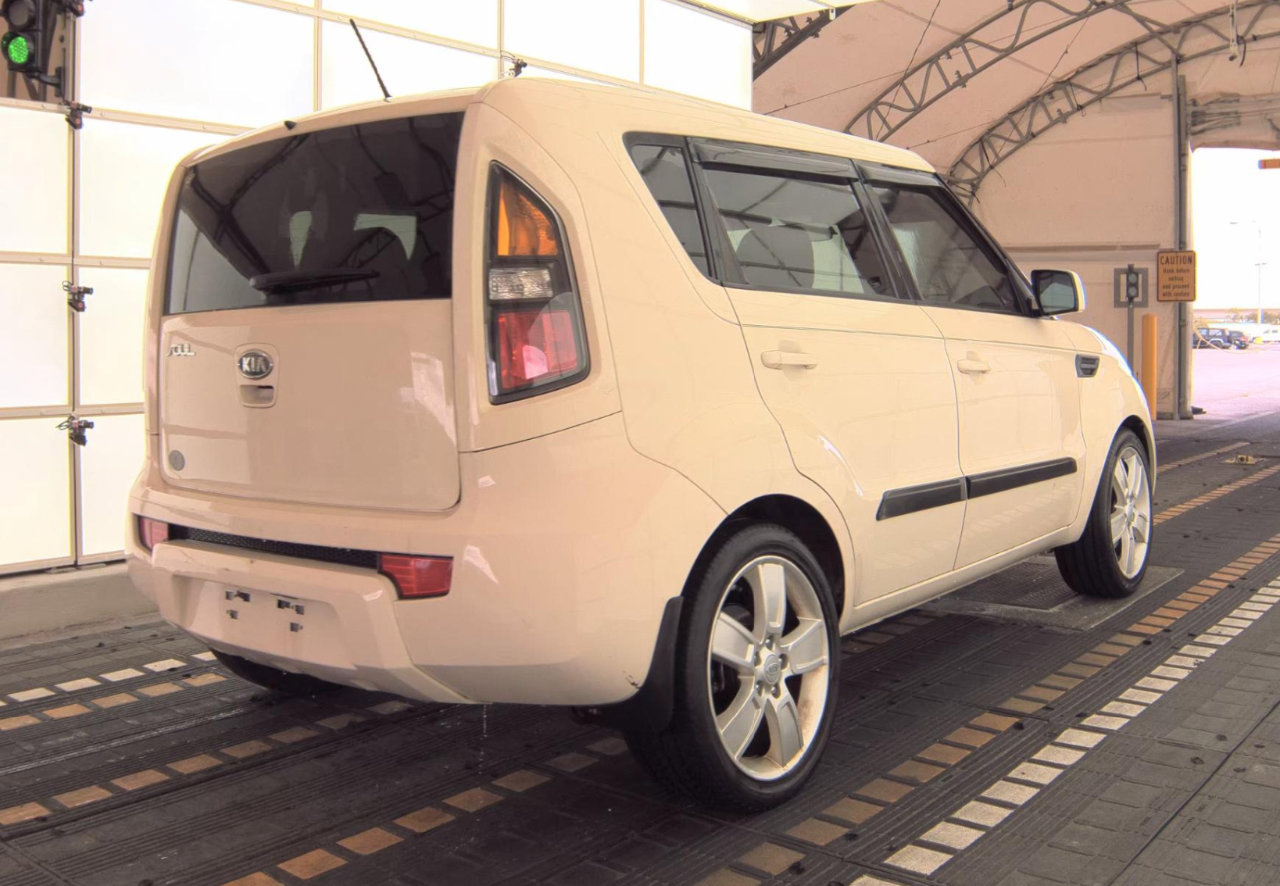 Used 2011 Kia Soul ! image 5