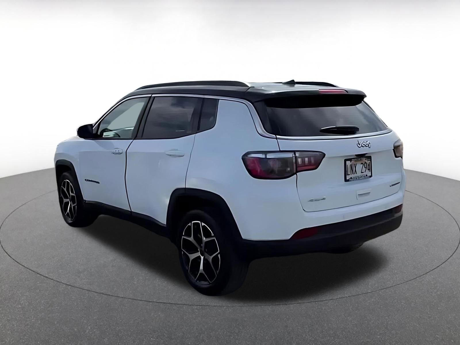 Used 2025 Jeep Compass Limited image 11
