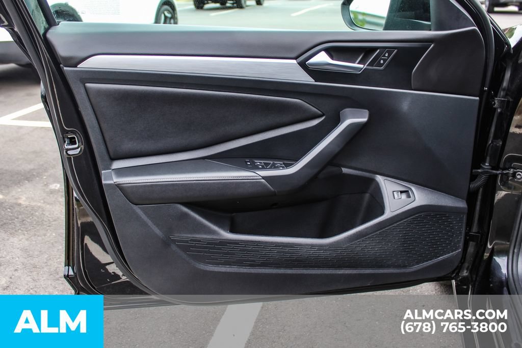 Used 2025 Volkswagen Jetta Sport FWD image 34