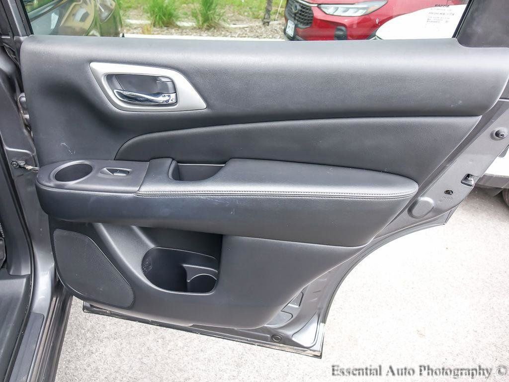 Used 2020 Nissan Pathfinder SL AWD/4WD image 27