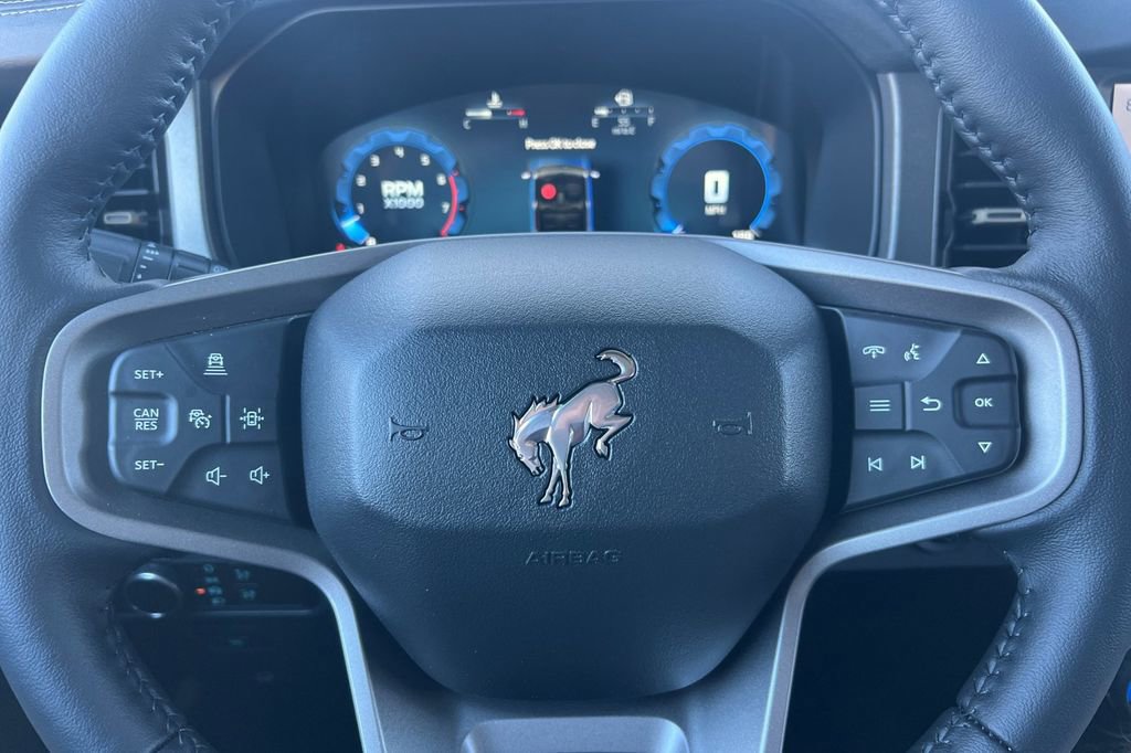 Used 2025 Ford Bronco Badlands image 26