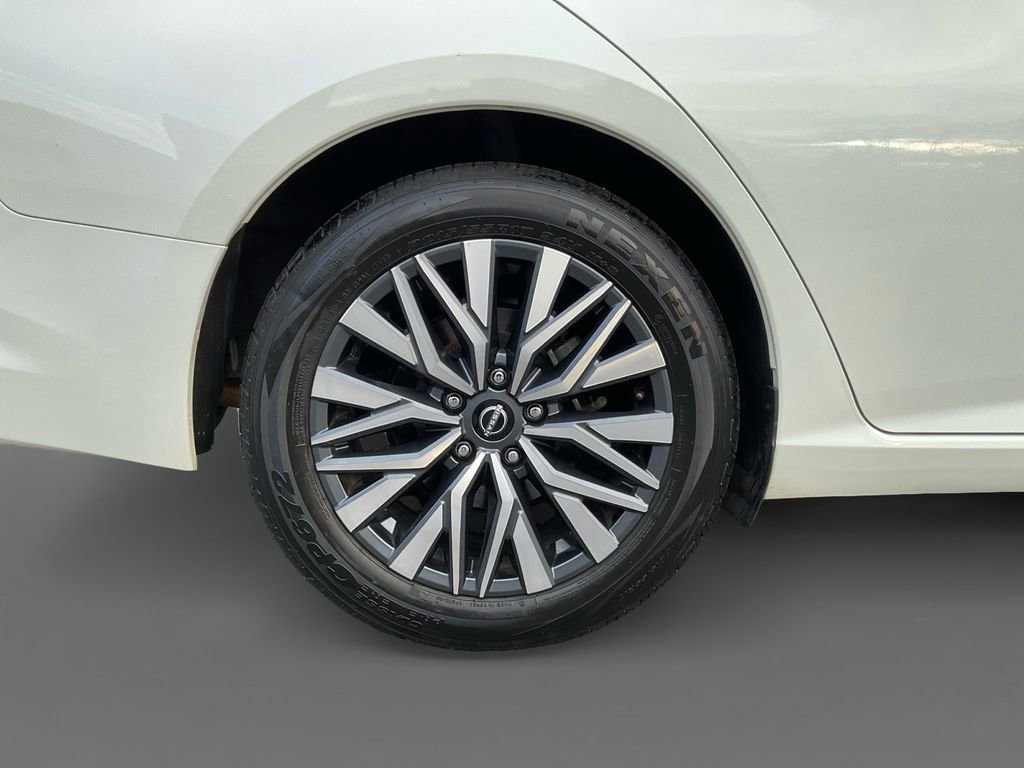 Used 2023 Nissan Altima 2.5 SV image 15