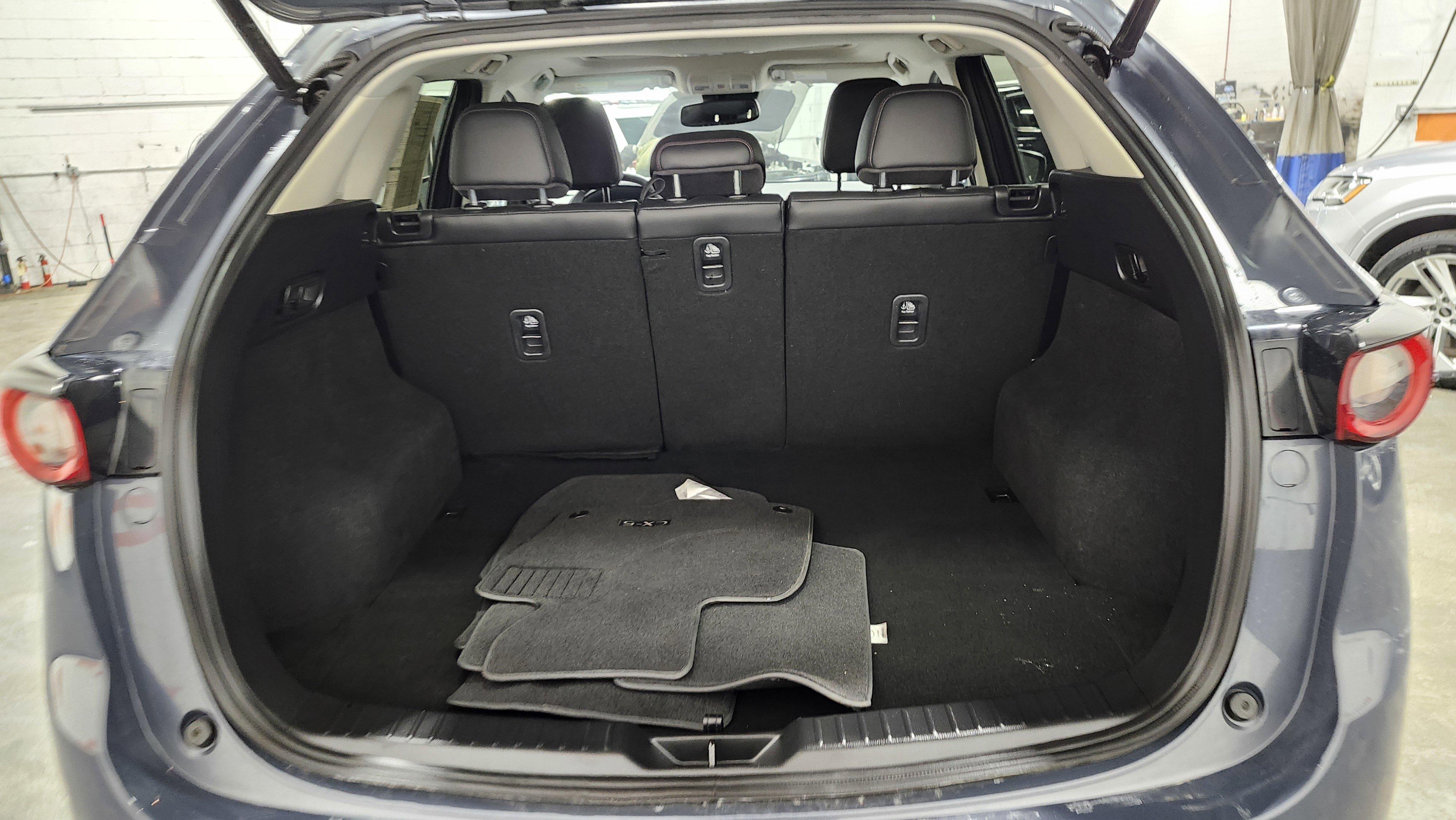 Used 2021 MAZDA CX-5 Carbon Edition image 23