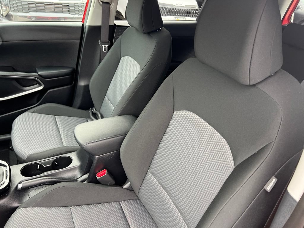 Certified 2023 Kia Soul S FWD image 5