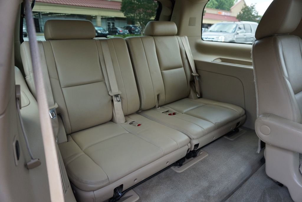 Used 2013 Cadillac Escalade Premium AWD/4WD image 27