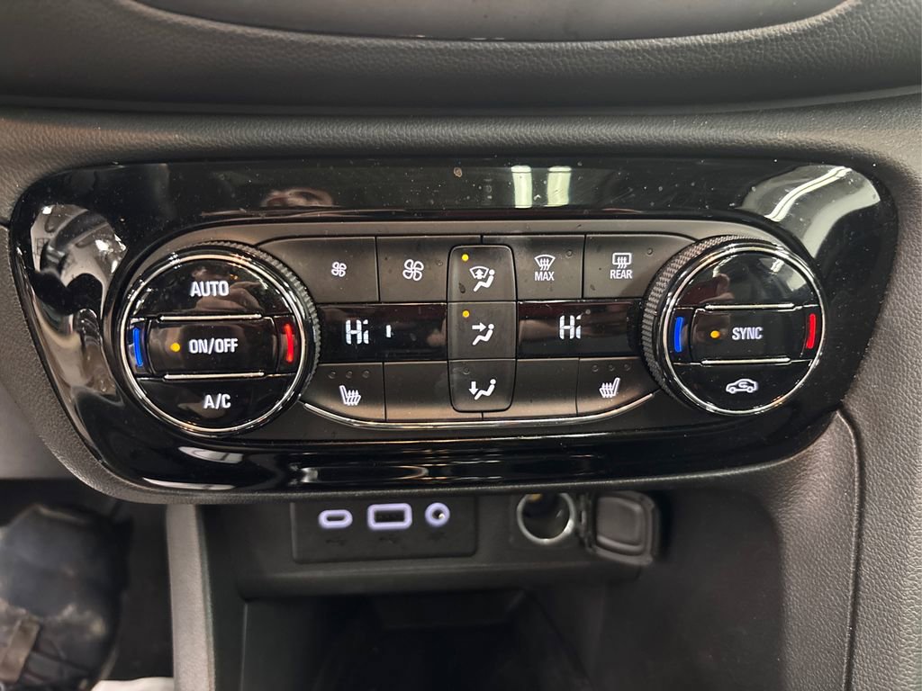 Used 2023 Buick Encore GX Essence w/ Experience Buick Package image 32