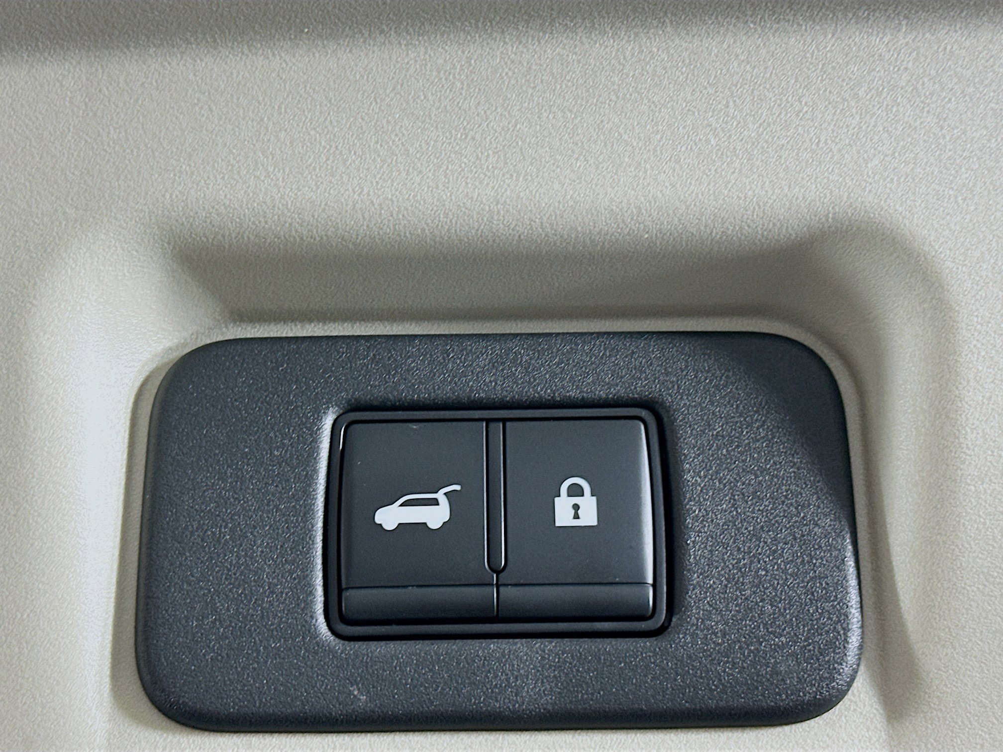 Used 2023 Nissan Ariya FWD image 31