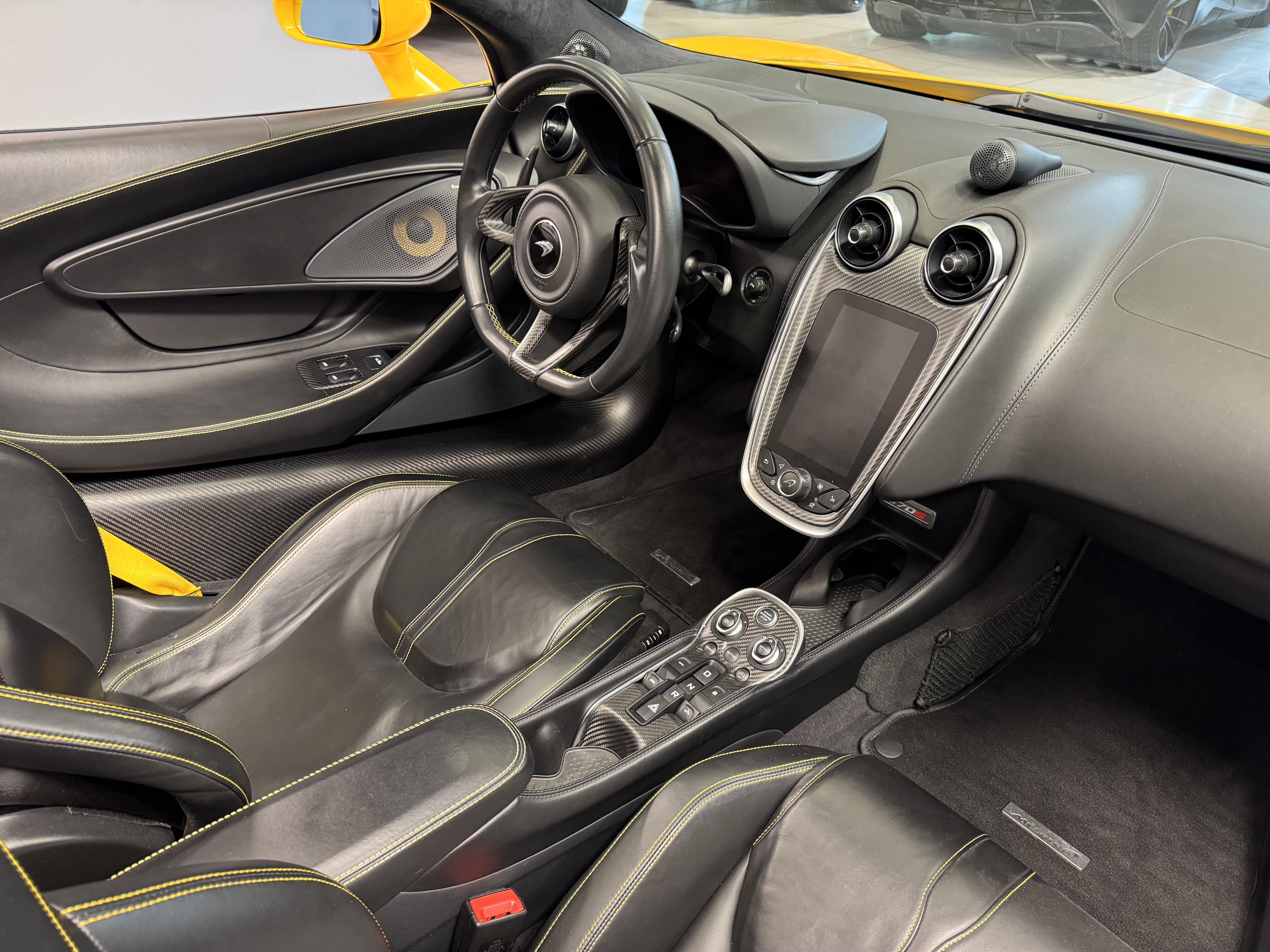 Used 2020 McLaren 570S Spider image 17