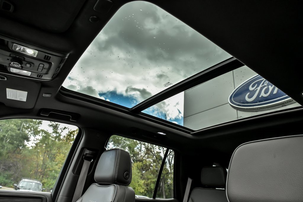 Used 2021 GMC Yukon Denali w/ Denali Premium Package image 16