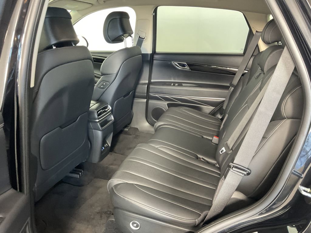 Used 2025 Genesis GV80 2.5T Standard image 17