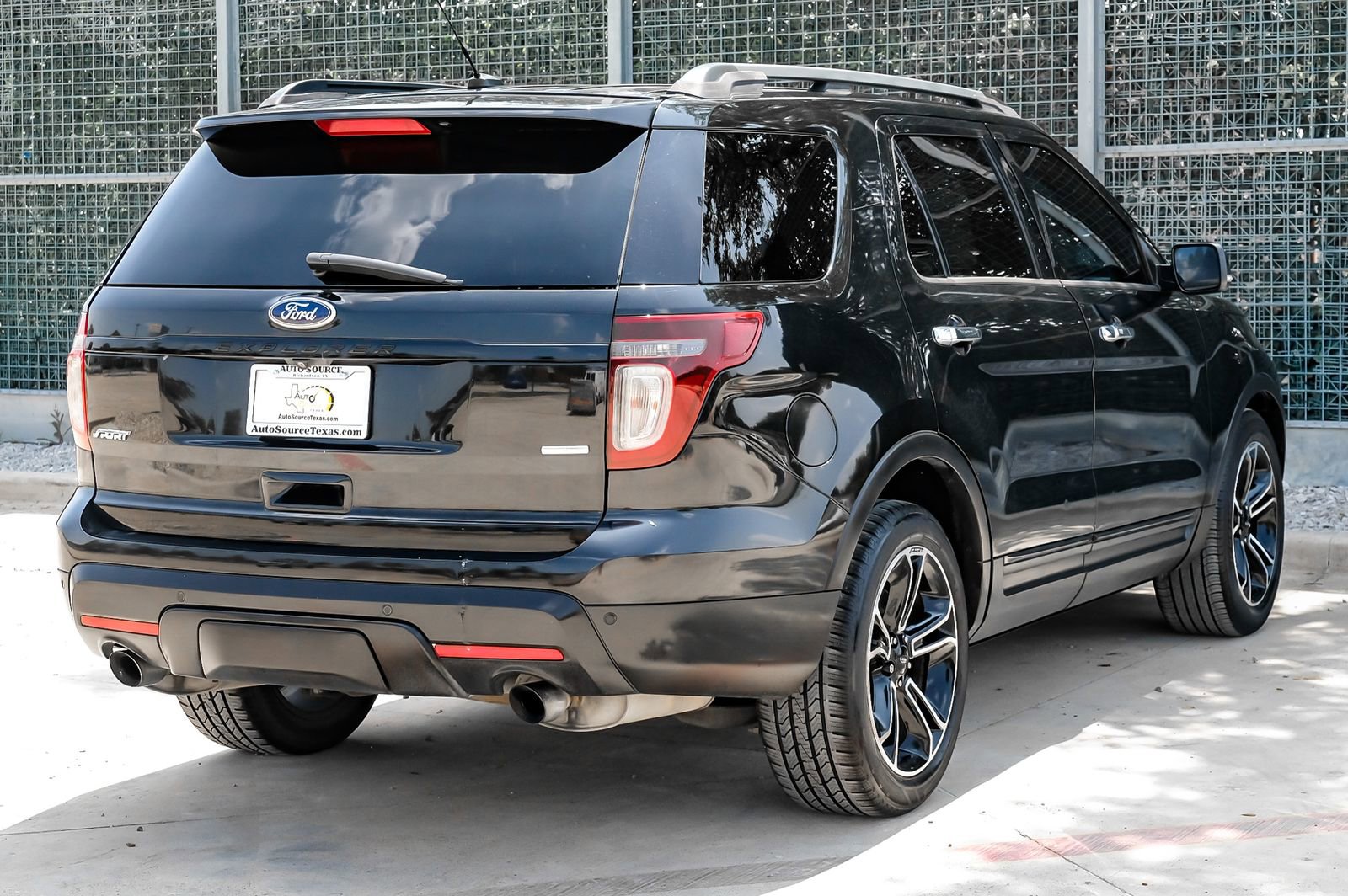 Used 2014 Ford Explorer Sport w/ Equipment Group 401A AWD/4WD image 8