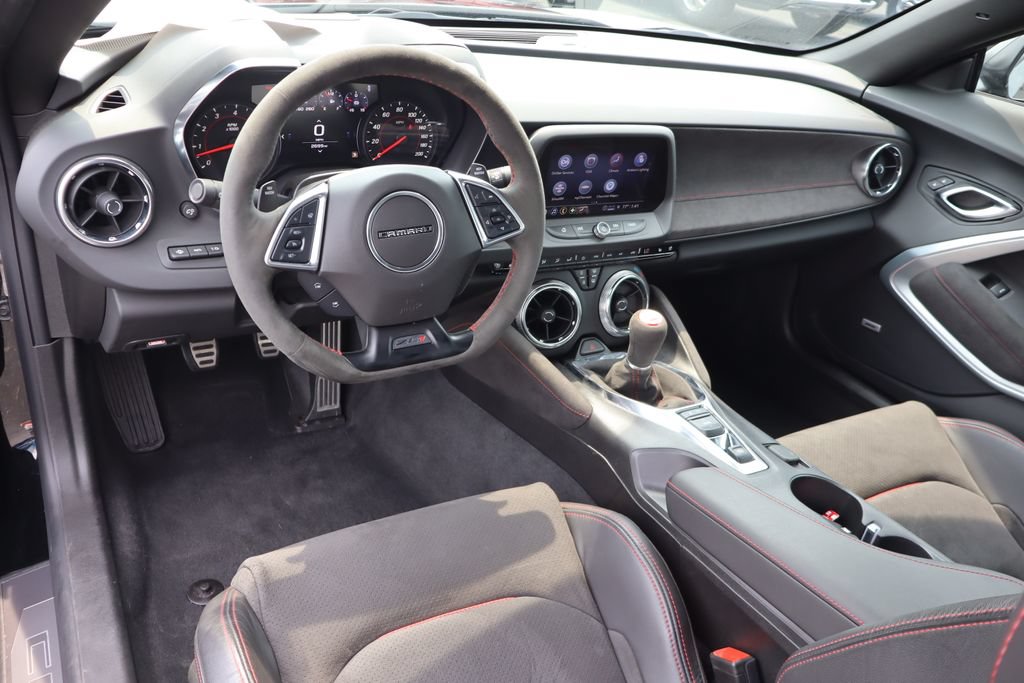 Used 2022 Chevrolet Camaro ZL1 RWD image 6